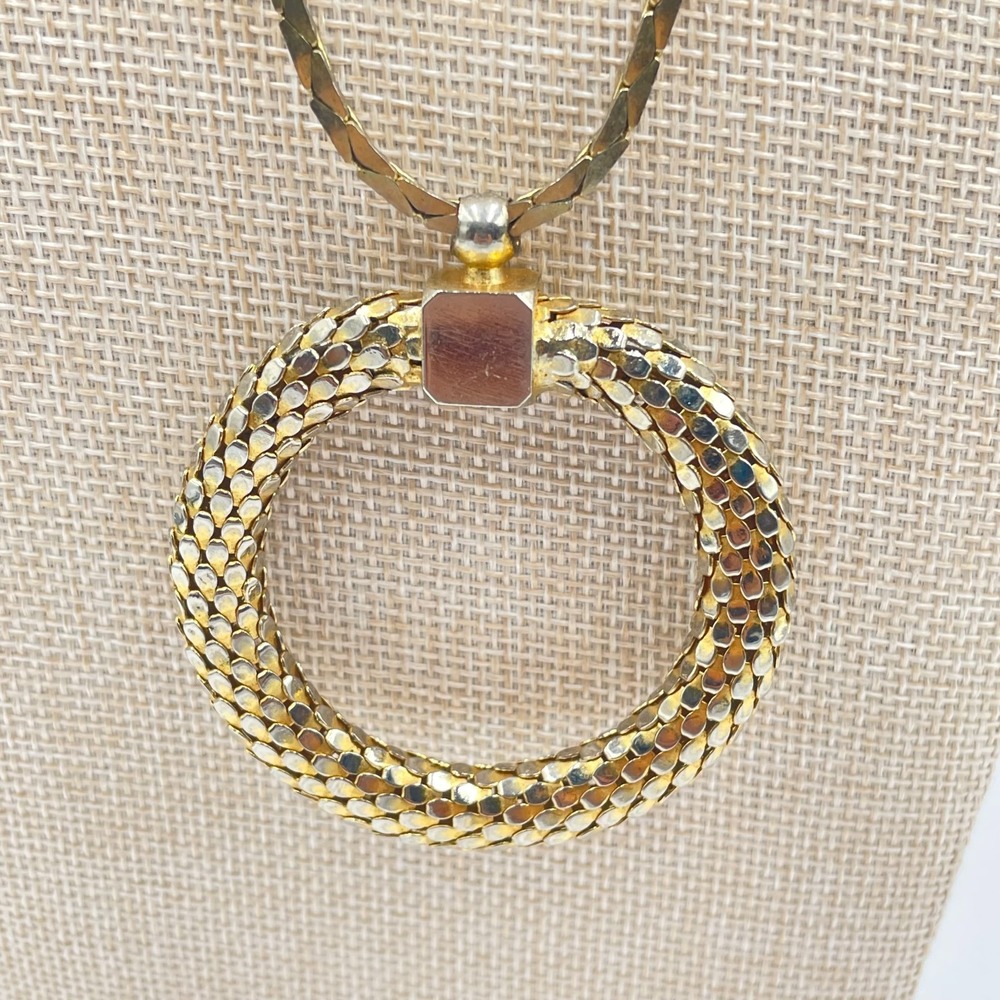 VTG Two-Tone Classic Omega Chain Mesh Circle Cyrah Pendant Push Lock Necklace